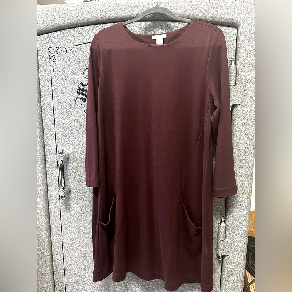 Heavy type dress with pockets Burgundy/plum color Large ( but fits XL)